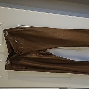 Ladies pants brown not worn